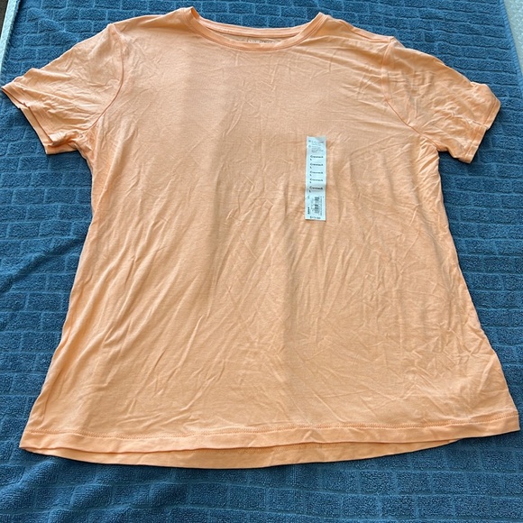 Two women’s tops. Both sz L but fit like a M - Picture 5 of 7